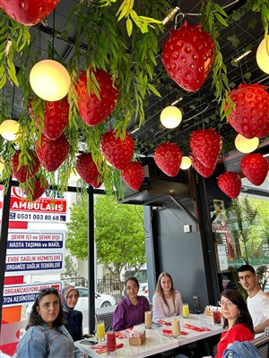 Öğrencilerimizle Sosyal ve Kültürel Yemek Etkinliği Gerçekleştirildi
